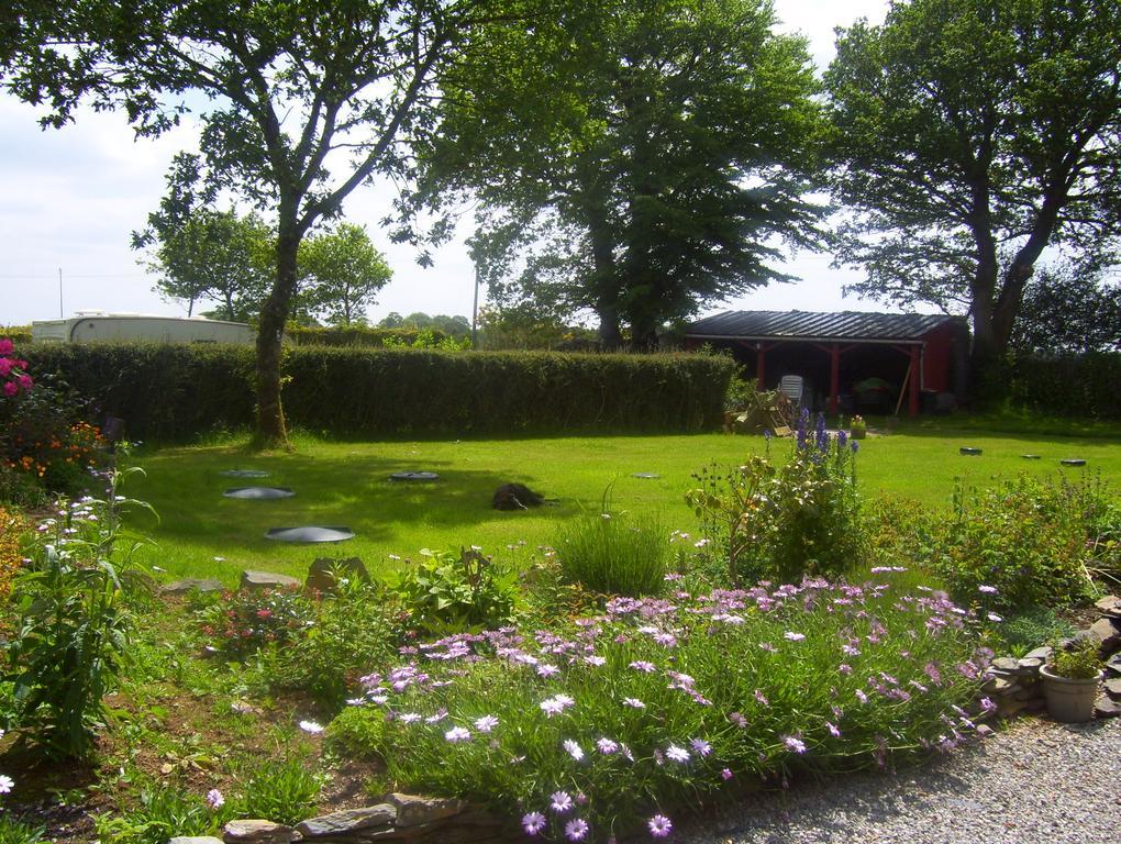 Le Boterff Gites Et Camping Saint-Mayeux Bagian luar foto